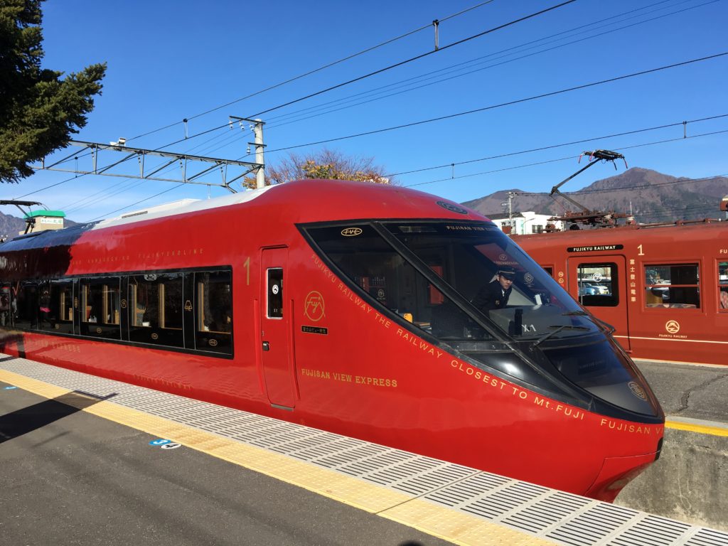 子連れで富士急行線をとことん楽しむプランで乗った電車