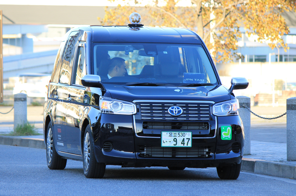 次世代タクシーJPN TAXIに初乗車！